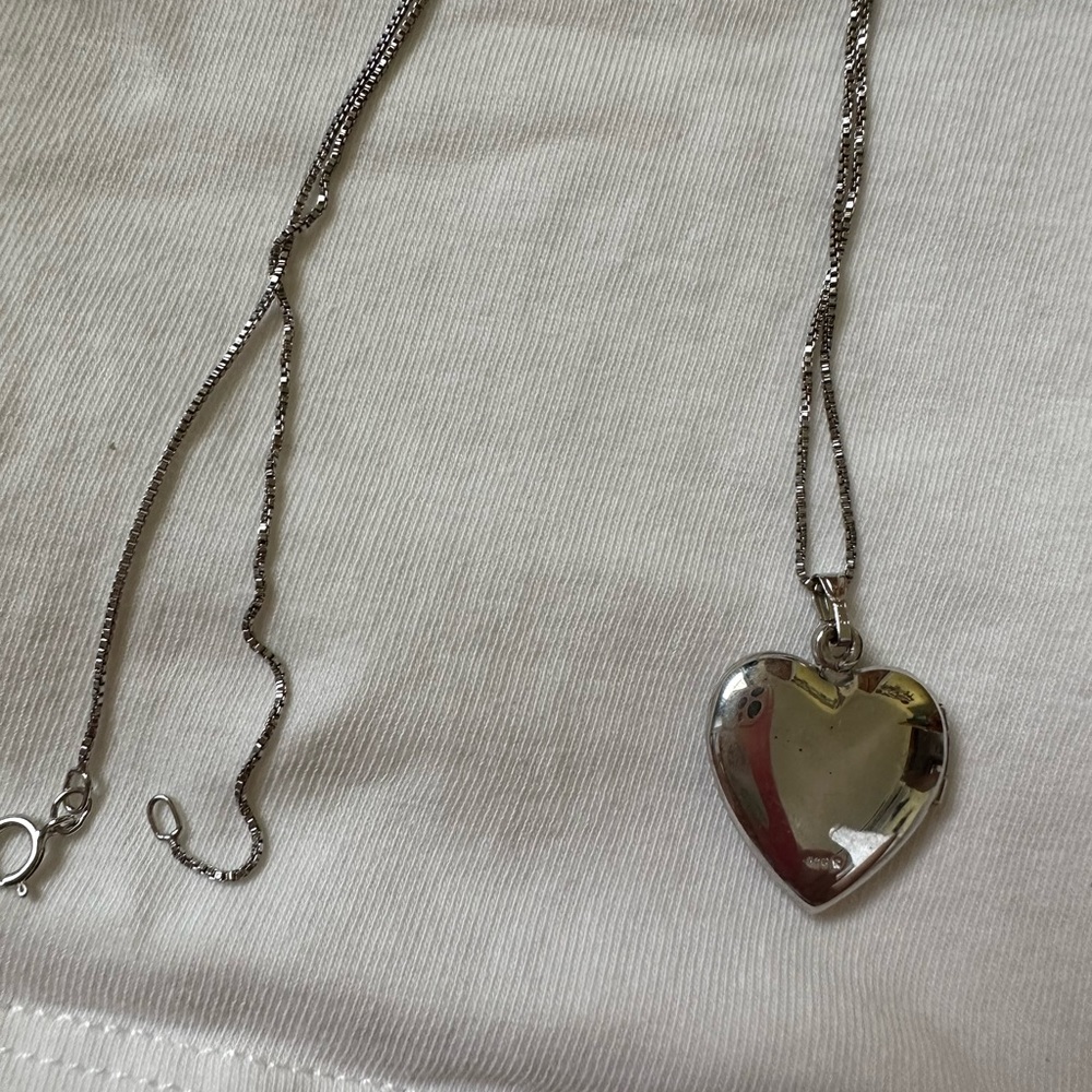 Like new Cross Locket - Picture 6 of 6